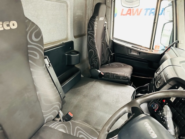 Iveco Stralis 310 AT 6×2 Box Van