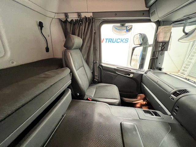 Scania P250 4×2 Sleeper Cab Fridge Box
