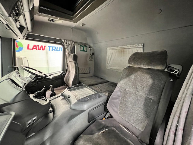 Scania P94 220 4×2 Sleeper Cab Box Van Manual
