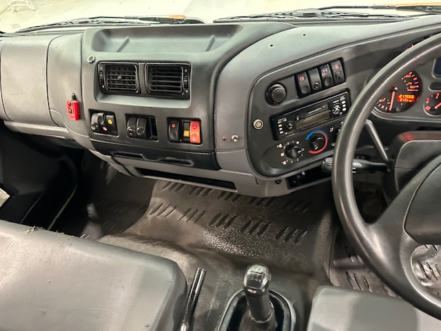 DAF LF55 220 4×2 Steel Tipper Grab Manual