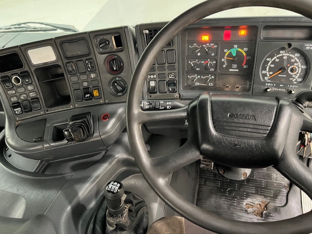 Scania 114 340 6×2 Sleeper Cab Beavertail
