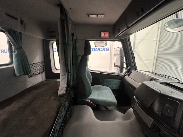 Volvo FM12 340 Rear Lift Sleeper Beavertail