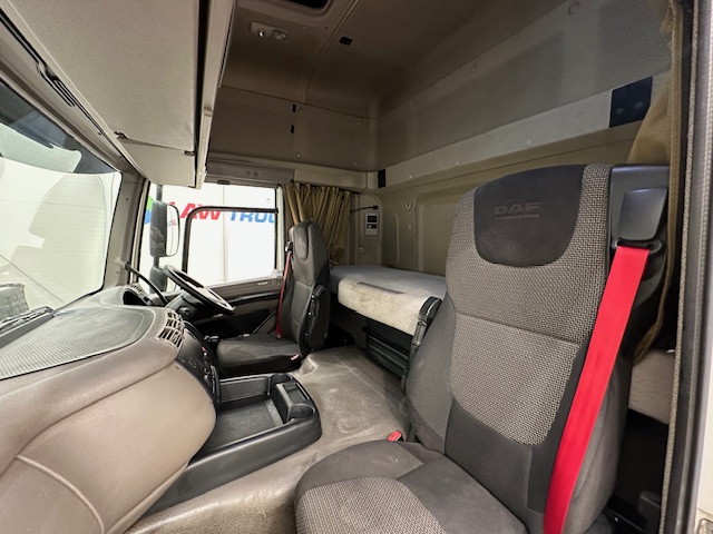DAF CF85 460 6×2 Midlift Tractor Unit
