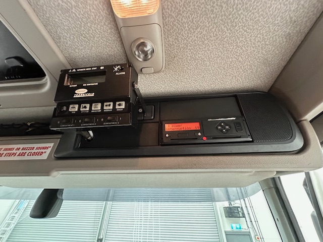 DAF CF 370 6×2 Sleeper Cab Fridge Box