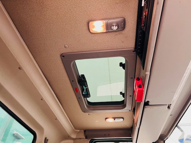 DAF CF75 310 Rear Lift Day Cab Dropside Brick Grab