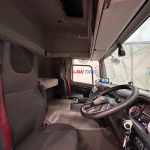DAF CF 330 6×2 Rear Lift Sleeper Cab Curtainsider - thumbnail