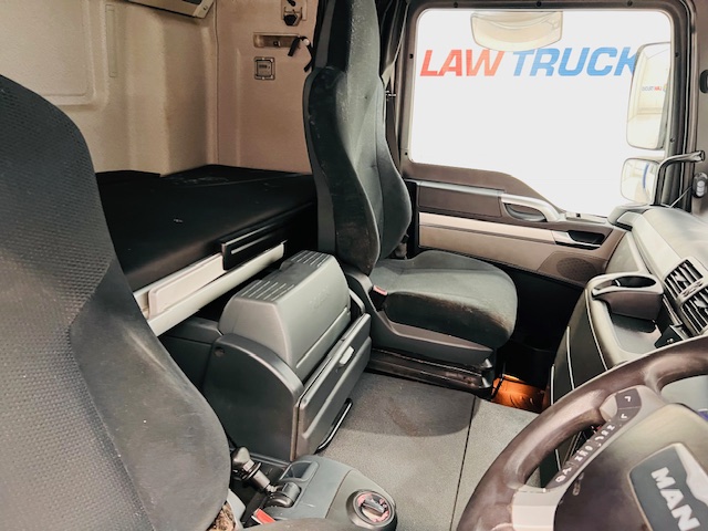 MAN TGS 26.340 6×2 Rear Steer Curtainsider