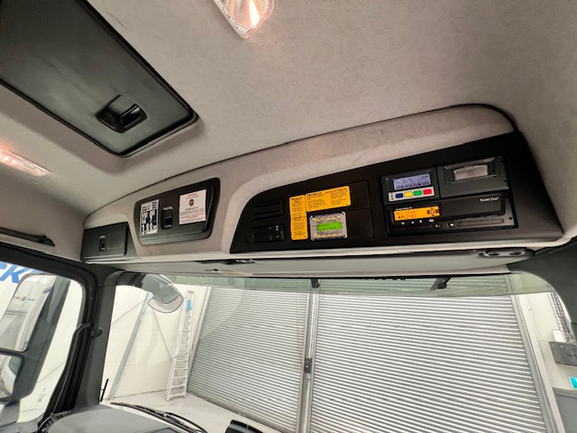 Mercedes Actros 2532 6×2 Rear Lift Day Cab Fridge Box