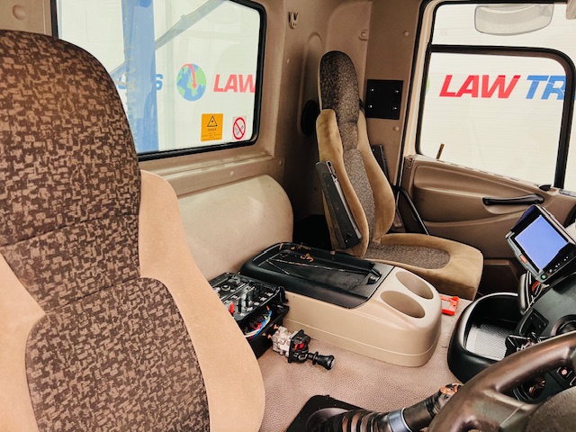 DAF CF85 410 8×4 Day Cab Hookloader Manual