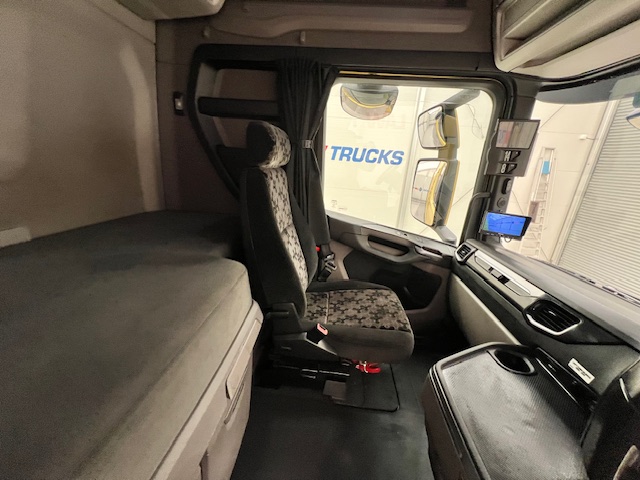 Scania S450 6×2 Midlift Highline Tractor Unit