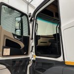 Mercedes Actros 1830 Sleeper Cab Box Van - thumbnail