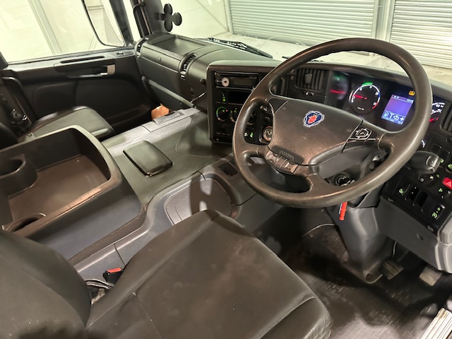 Scania P280 6×2 Rear Lift Day Cab Fridge Box
