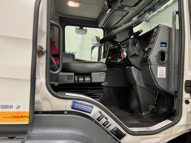 Scania P280 6×2 Rear Lift Day Cab Fridge Box