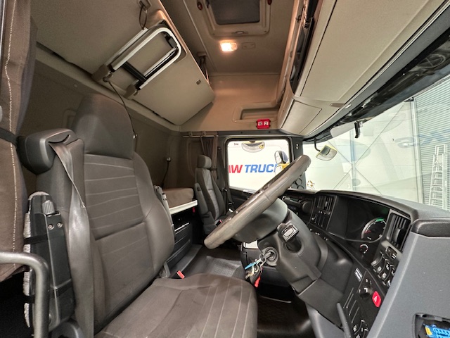 Scania R450 6×2 Midlift Topline Tractor Unit