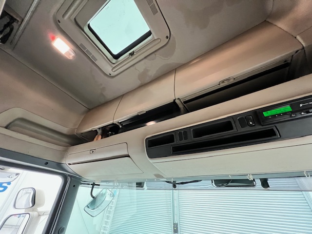 Scania R420 6×2 Midlift Topline Tractor Unit