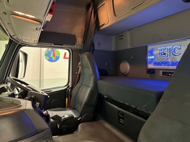 Volvo FM 450 Dropside Brick Grab Drawbar
