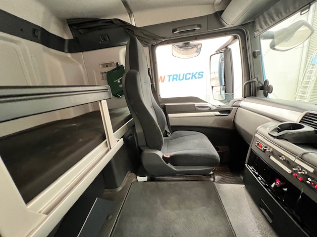 MAN TGS 26.320 6×2 Sleeper Cab Insulated Box Van