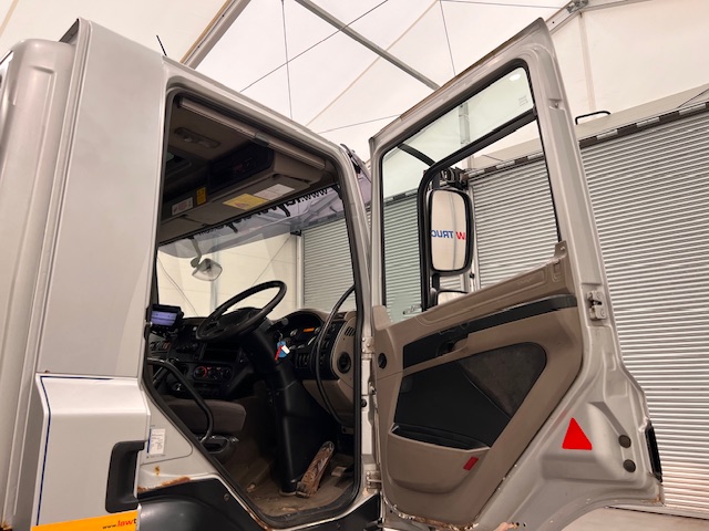 DAF CF85 410 8×4 Day Cab Hookloader Manual