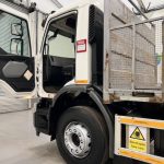 Renault C320 6×2 Day Cab Dropside with Crane - thumbnail