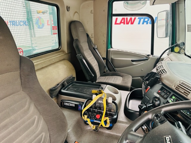 DAF CF75 310 Rear Lift Day Cab Dropside Brick Grab