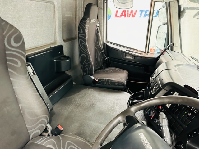 Iveco Stralis 310 AT 6×2 Box Van