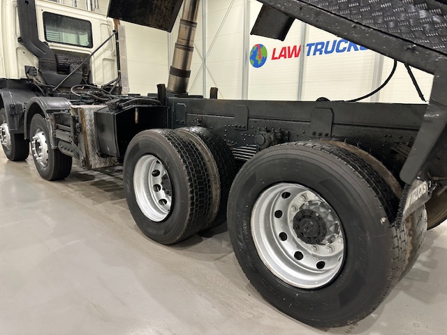 DAF CF85 360 8×4 Day Cab Steel Tipper