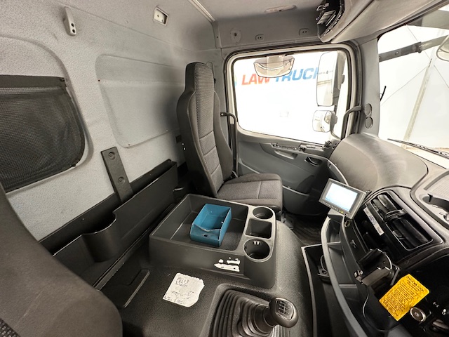 Mercedes Axor 1824 Day Cab Box Van