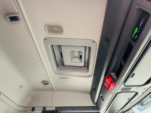 Scania P250 4×2 Sleeper Cab Box Van Manual
