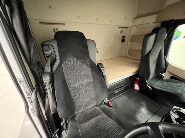 Mercedes Actros 2536 6×2 Sleeper Cab Curtainsider