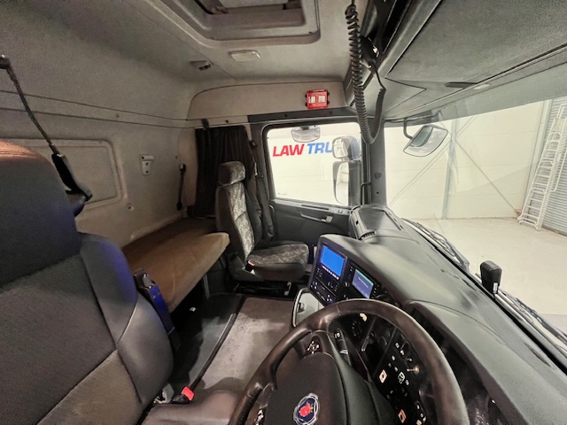 Scania R410 8×4 Sleeper Cab Bulk Tipper