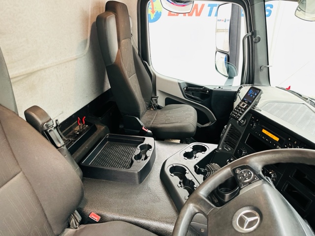 Mercedes Actros 1824 Day Cab Curtainsider