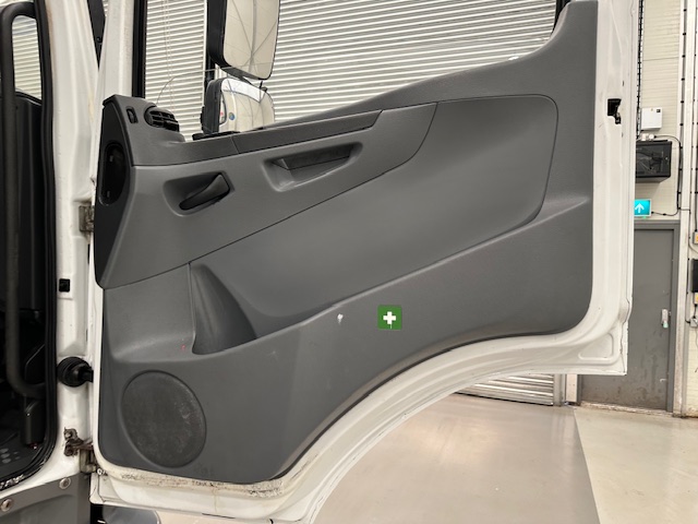Mercedes Axor 1824 Day Cab Box Van