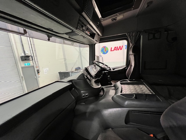 Scania P94 220 4×2 Sleeper Cab Box Van Manual