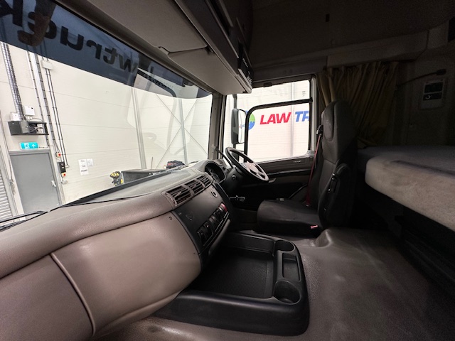 DAF CF85 460 6×2 Midlift Tractor Unit