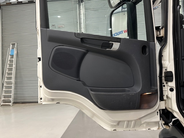 Scania P310 6×2 10 Tyre Rear Lift Tilt and Slide Recovery