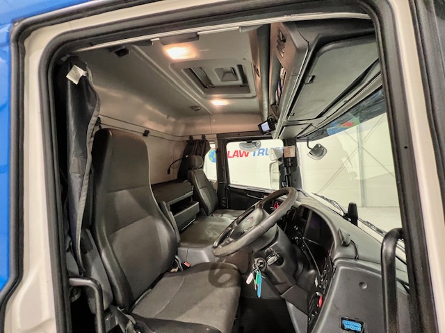 Scania P250 4×2 Sleeper Cab Fridge Box