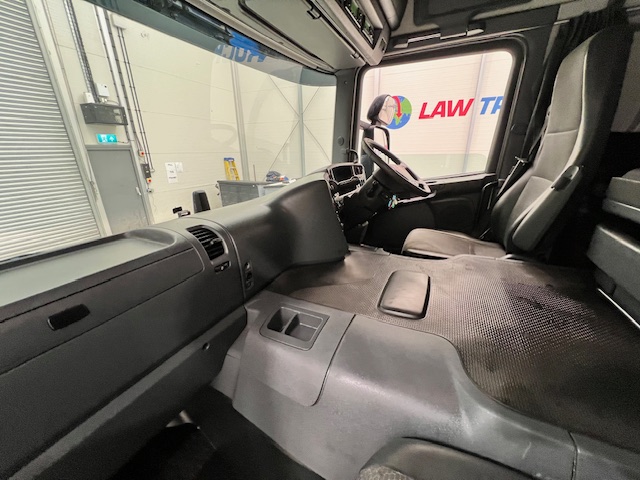 Scania P250 4×2 Sleeper Cab Fridge Box