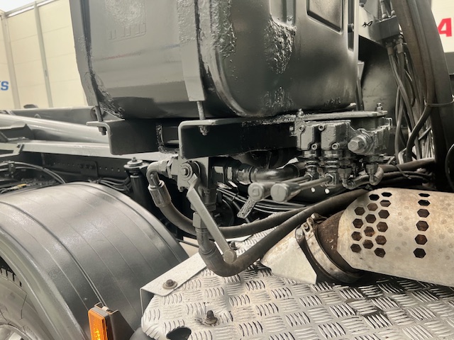 Scania G410 8×4 Rest Cab Hookloader Drawbar