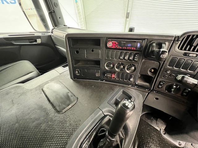 Scania P320 6×2 10 Tyre Sleeper Cab Dropside