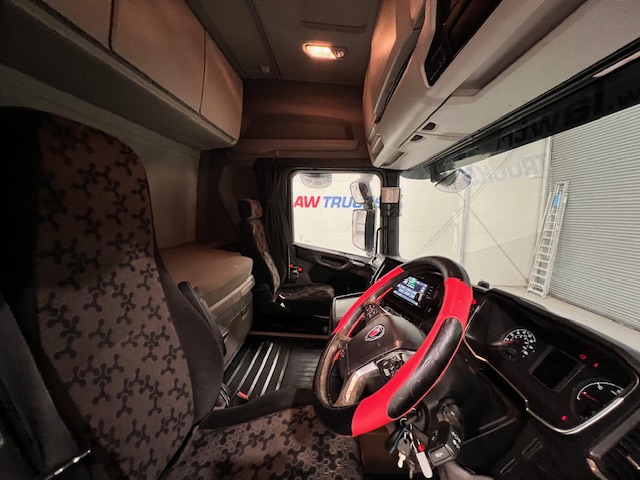 Scania R450 6×2 Midlift Tractor Unit