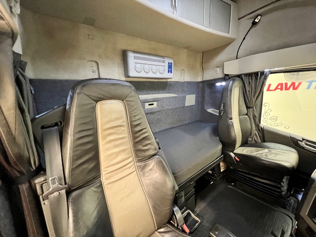 Volvo FH 500 6×2 Midlift Tractor Unit