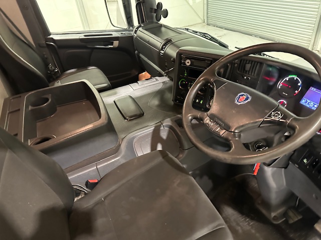 Scania P280 6×2 Rear Lift Day Cab Fridge Box