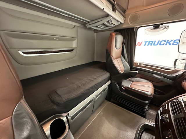 DAF XF 530 6×2 Midlift Tractor Unit