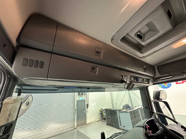 Scania P250 4×2 Sleeper Cab Fridge Box