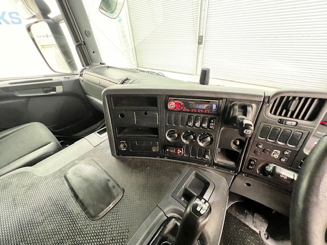 Scania P320 6×2 10 Tyre Sleeper Cab Dropside