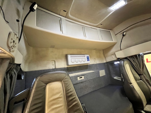 Volvo FH 500 6×2 Midlift Tractor Unit