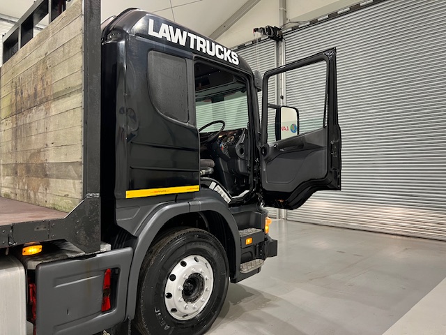 Scania P94 300 6×2 10 Tyre Rear Lift Flatbed
