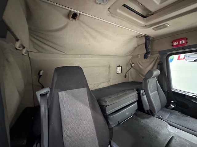 Scania P420 8×4 Sleeper Cab Vacuum Tanker