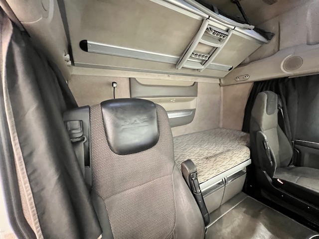 DAF XF 460 4×2 Super Space Cab Tractor Unit