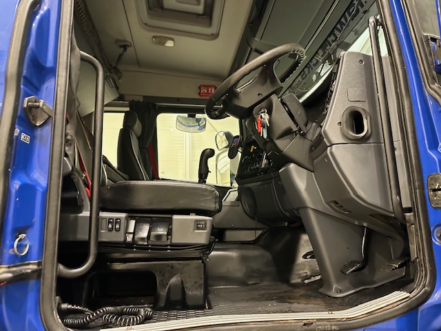 Scania R420 6×2 Rear Lift Brick Grab Drawbar